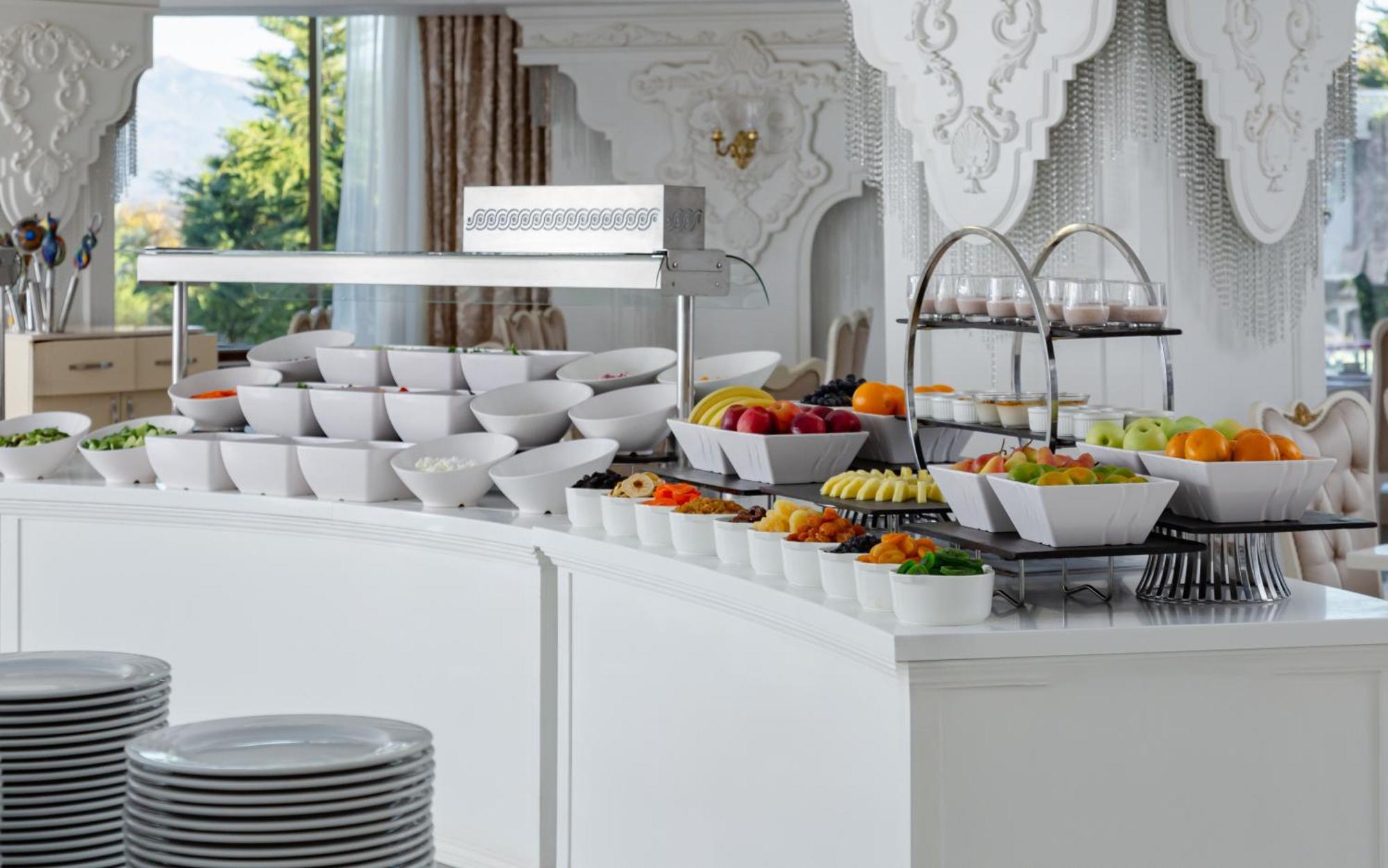 Shamakhi Palace Sharadil Seredil Exteriör bild A buffet