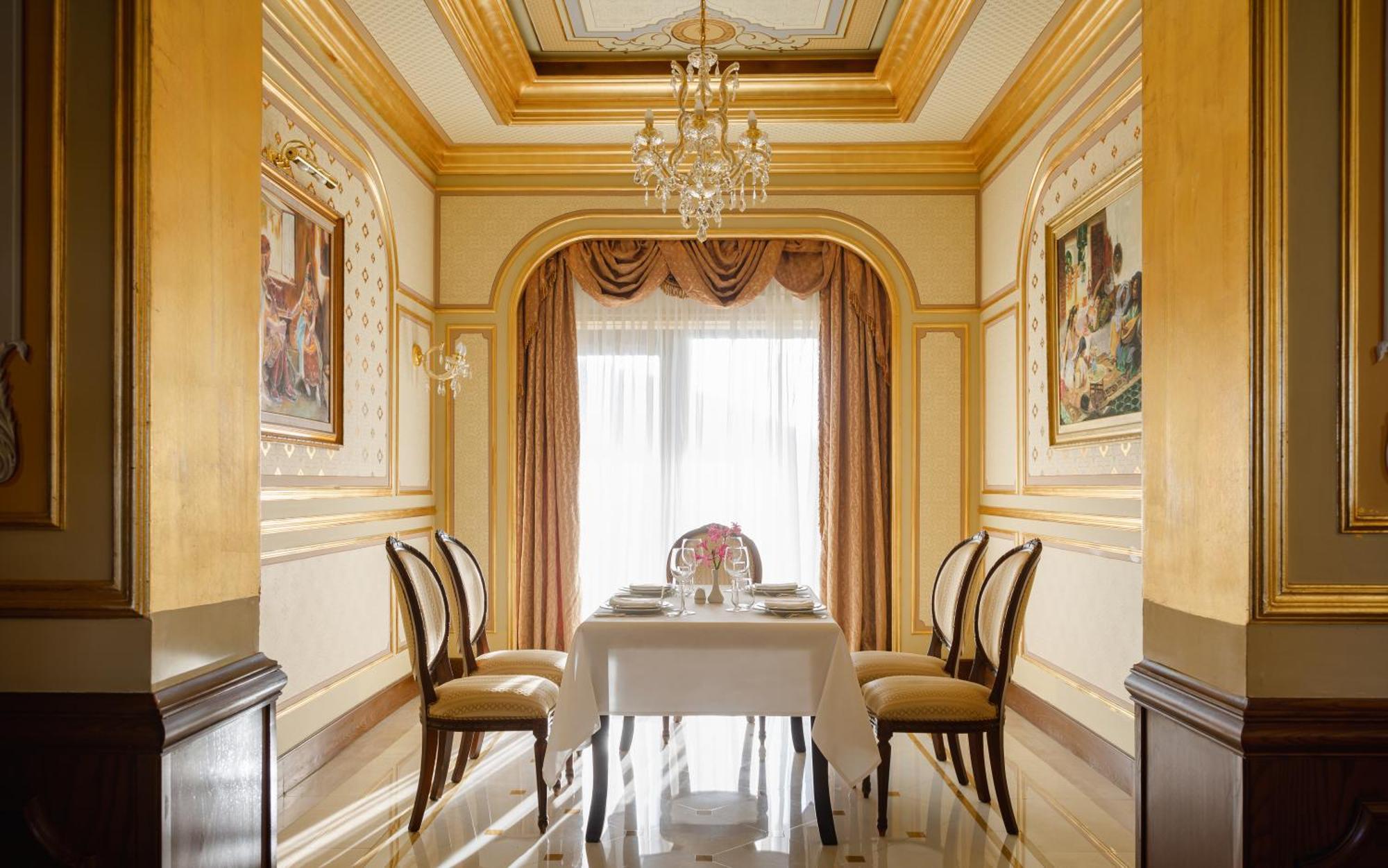 Shamakhi Palace Sharadil Seredil Exteriör bild A dining room