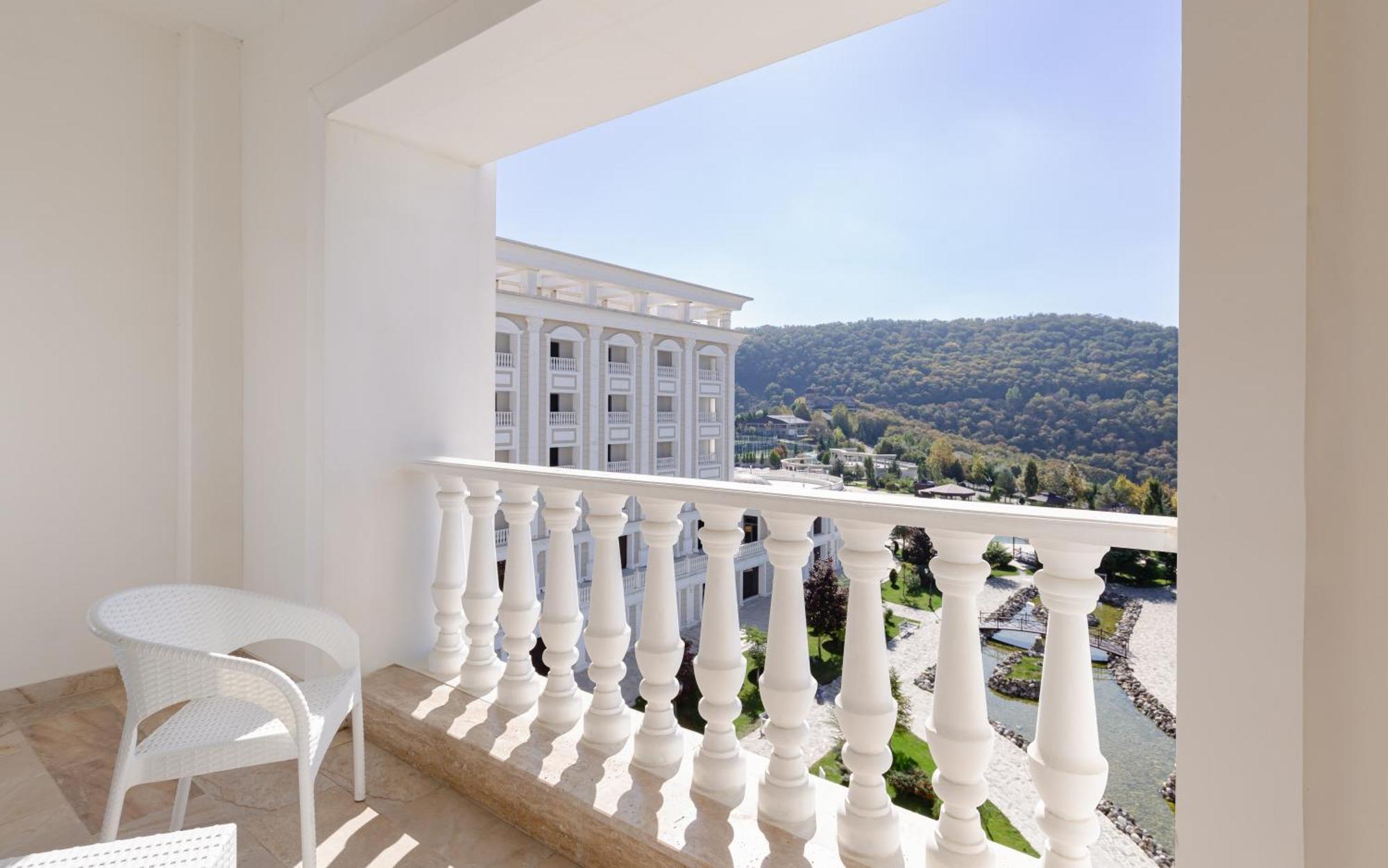 Shamakhi Palace Sharadil Seredil Exteriör bild A balcony